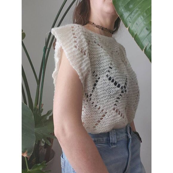 Crochet 70s Vintage Soft Top Sleeveless Tank Cute Sheer Spring Vintage - Picture 1 of 6